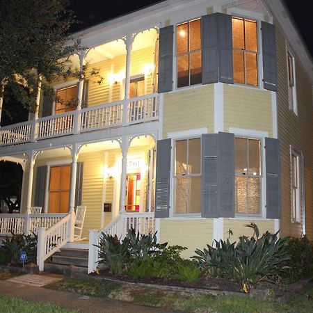 Historic 1899 Home For Summer Galveston Eksteriør billede